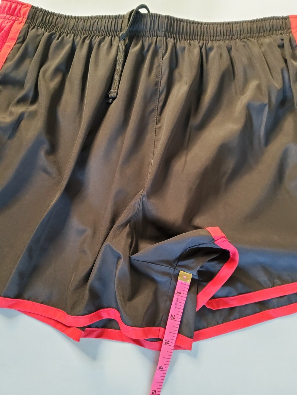 Vintage Black Shorts with White Lining and Black Drawstring - Picture 4 of 9